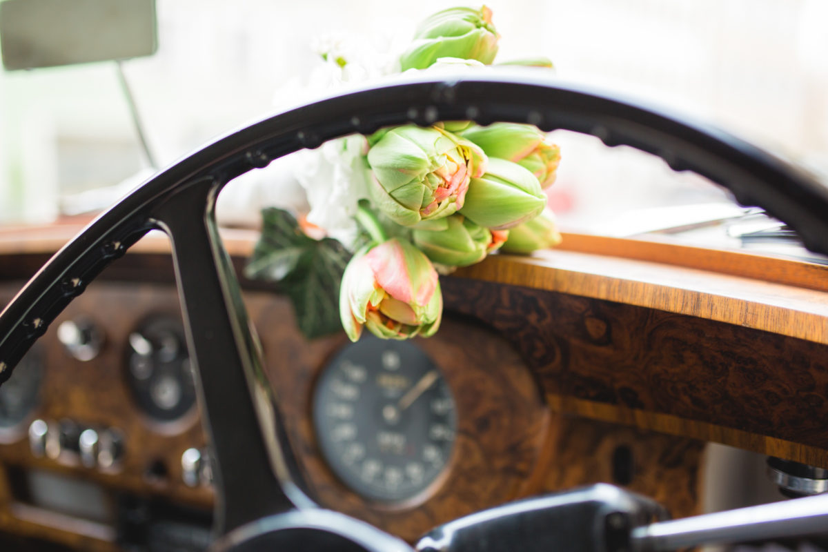 Marketing Tips for Wedding Photographers, Wedding, roses, vintage car