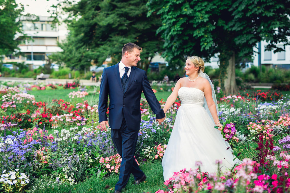 Marketing Tips for Wedding Photographers, wedding, bride and groom